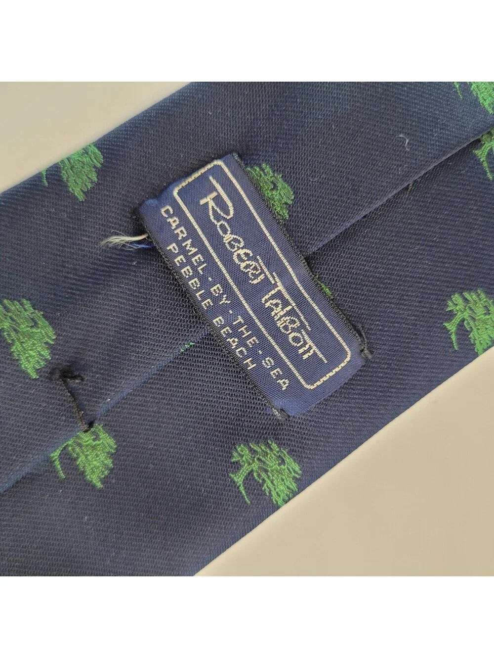 Robert Talbott Pebble Beach Men's Silk Tie 3.5